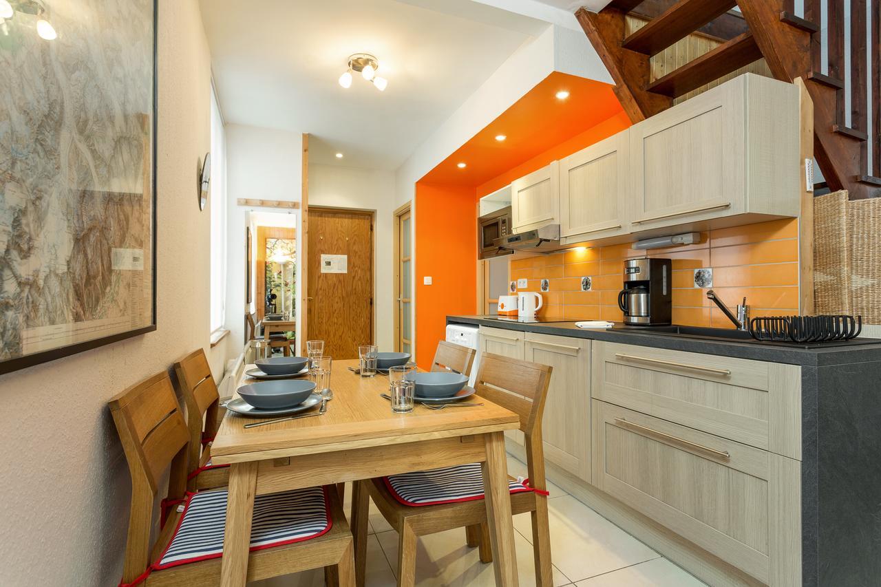 Apartment Maisonnee - A Charming Chamonix Haven Bagian luar foto